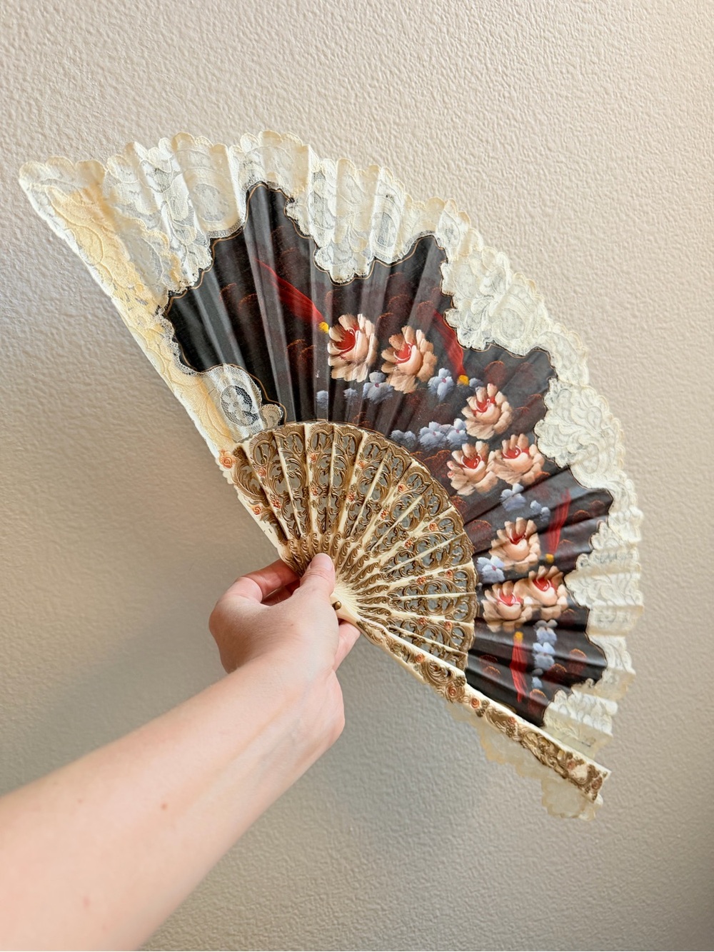 Vintage Folding Hand Fan with a beautiful floral pattern and lace